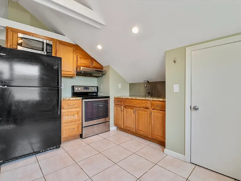 25 Gardners Ln — Photo 18