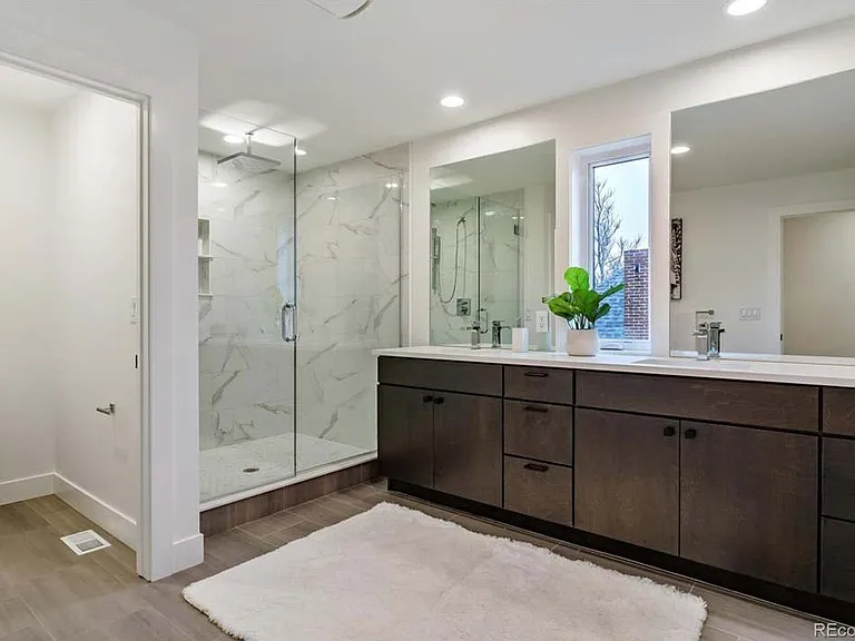 2740 N Clay St — Photo 19