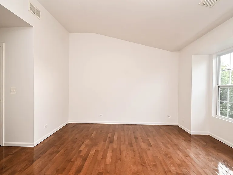35 Thomas Ct — Photo 19