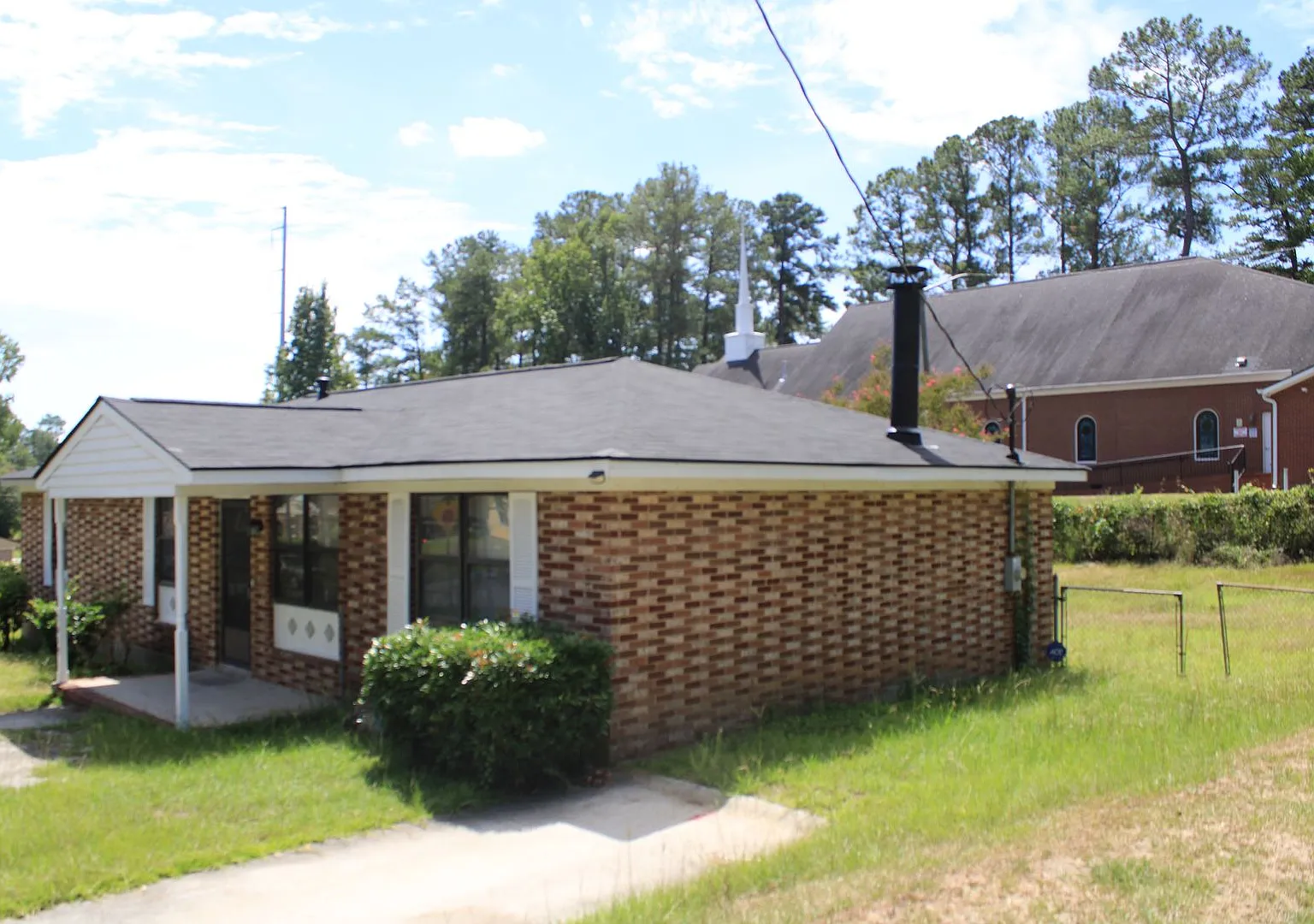 3 Bedroom 1.5 Bath Remodeled Home South Augusta! — Photo 2