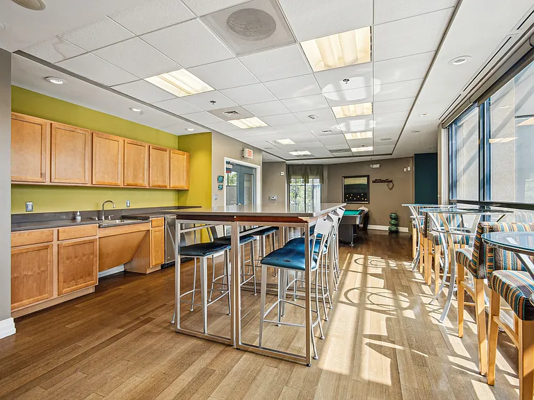 Riverside Apartments — Photo 48
