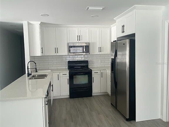3rd image of 5008 Parade St