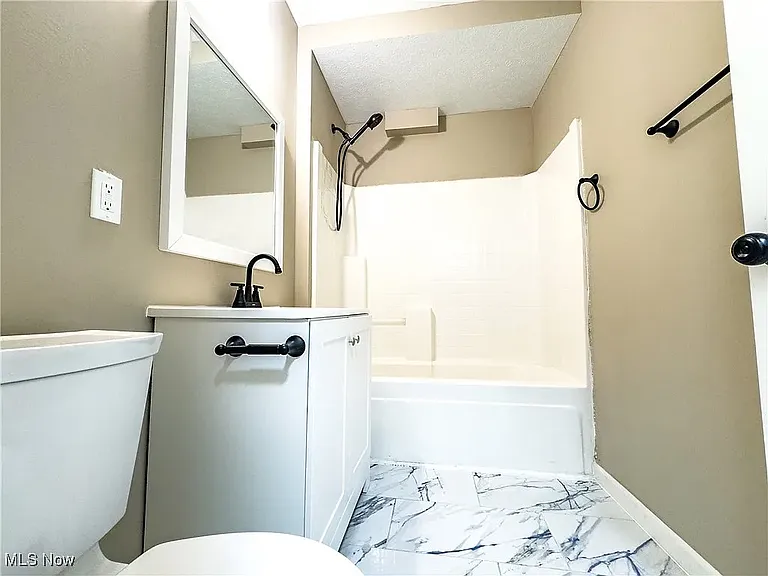 2483 E 89th St #201 — Photo 13