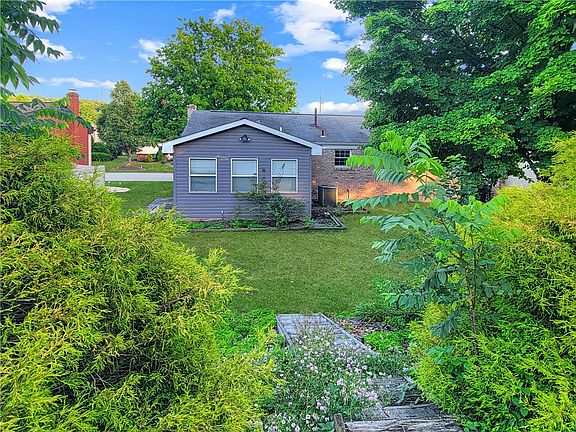 3rd image of 4011 Firethorn Dr