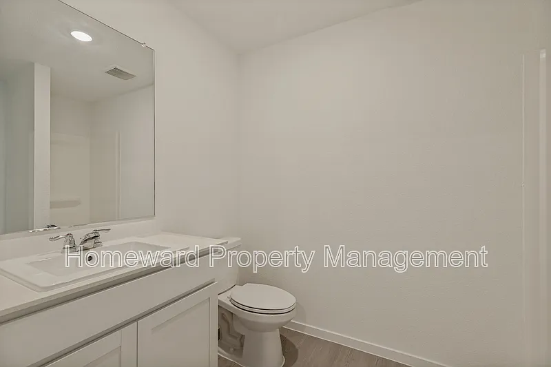 1 bed, 2.0 bath, 661 sqft, $1,275 — Photo 4