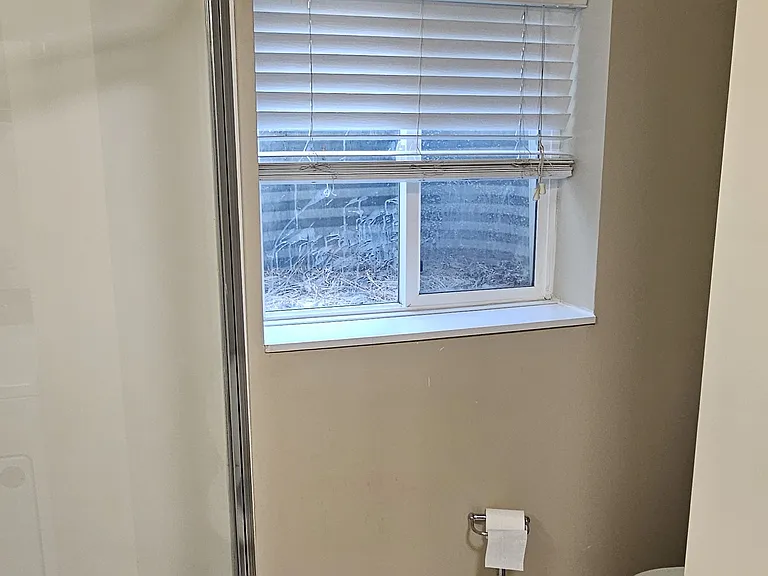 2318 E Claybourne Ave — Photo 19