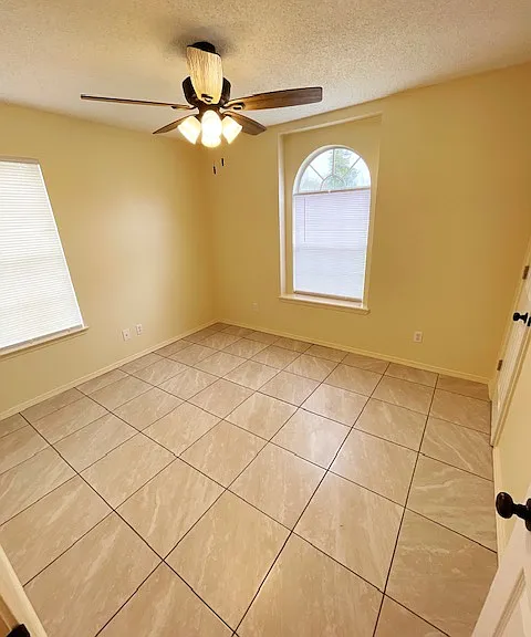 2518 Lost Springs St — Photo 13