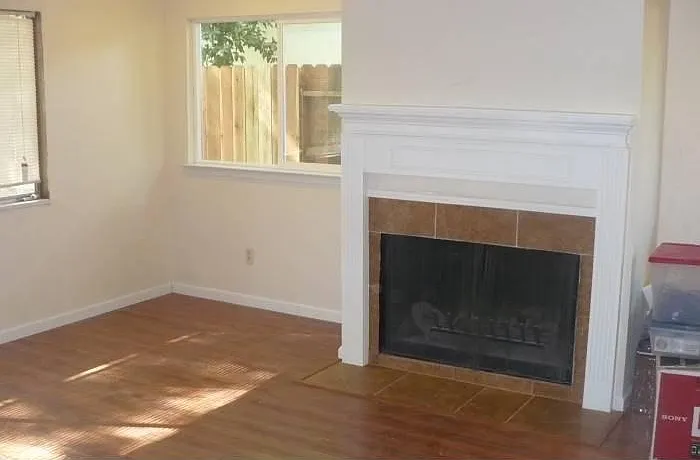 920 Gregory Pl — Photo 4