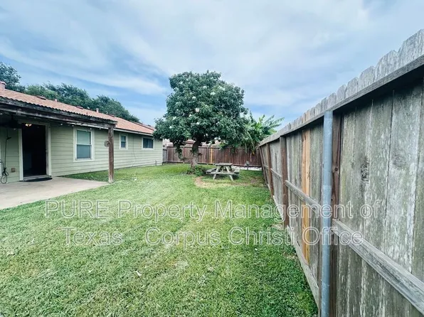 7433 Spitfire Dr, Corpus Christi, TX 78412