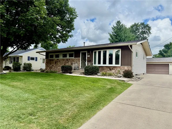 114 Columbus Dr, Decatur, IL 62526