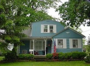 204 Paxton Rd, Eastlake, OH 44095