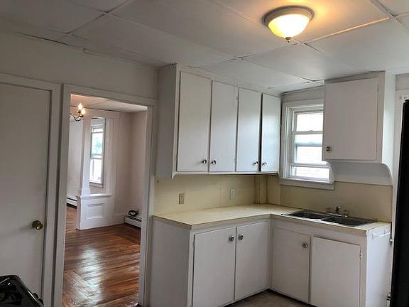 4th image of 14 Whitehall St