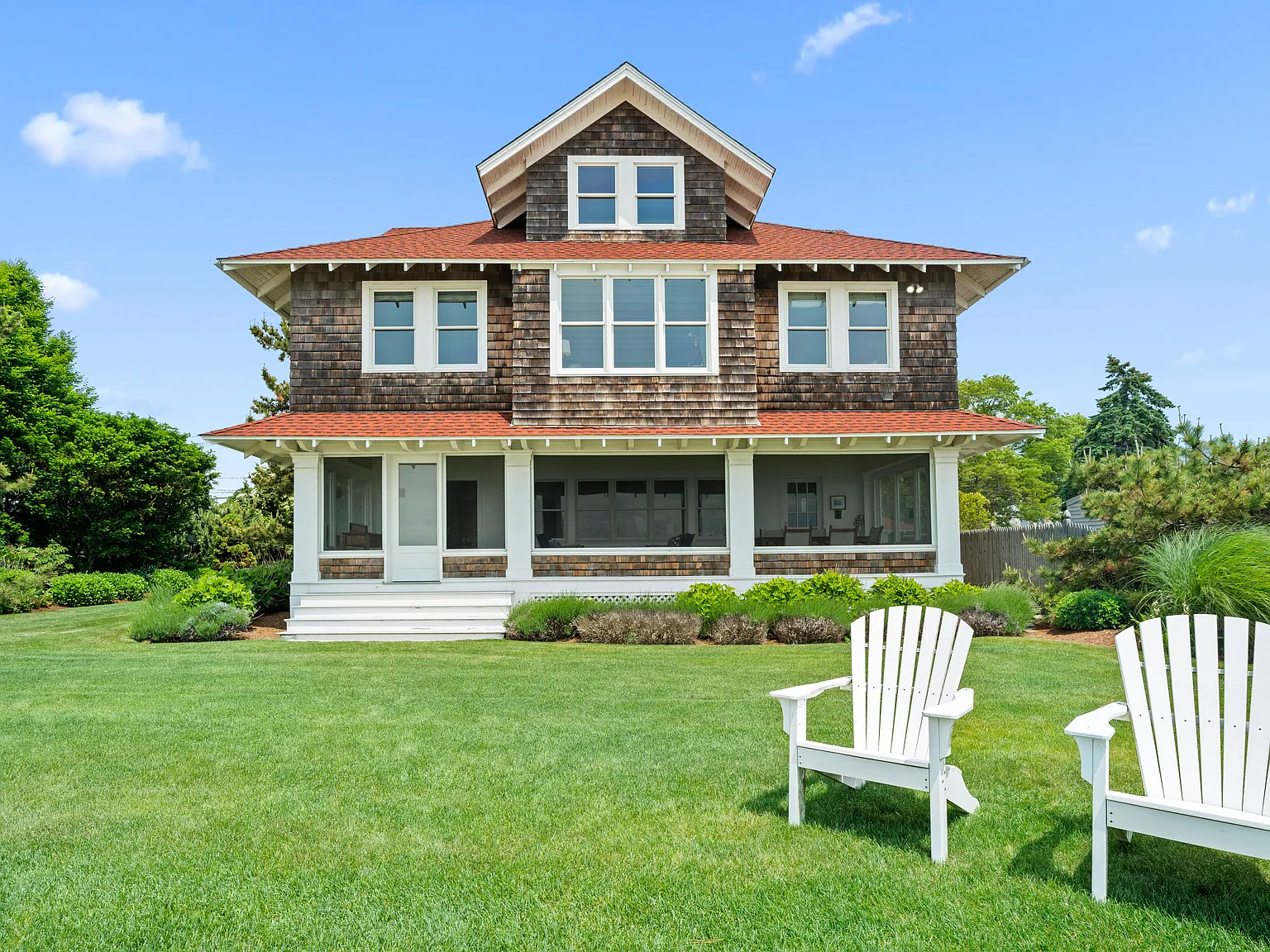 7 bed, 5.5 bath, 5075 sqft, $9,000 — Photo 2
