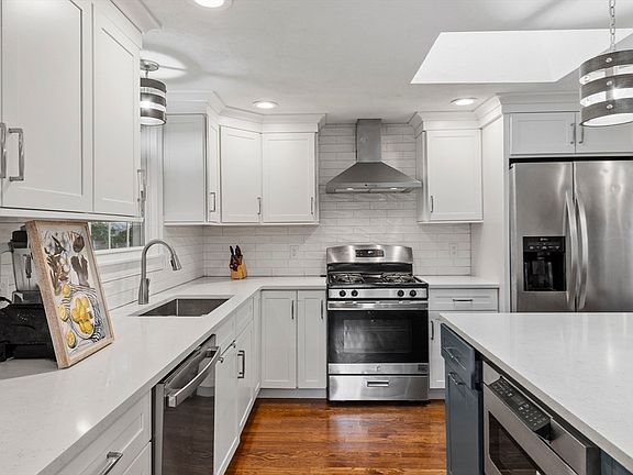 4th image of 25 Glenwood Rd