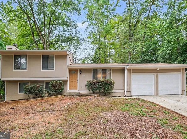 5765 Fieldstone Dr, Lithonia, GA 30038