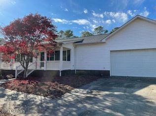 102 Harbor Dr, Morehead City, NC 28557