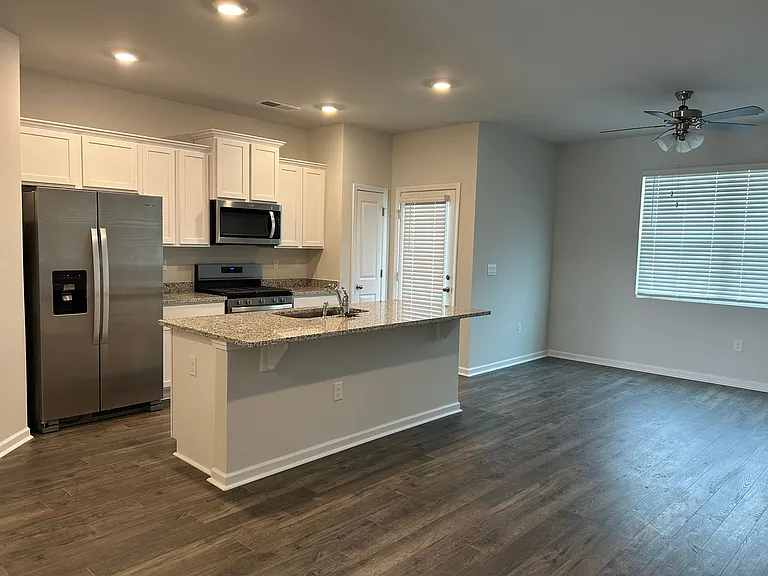 721 Grovebury Ct — Photo 13
