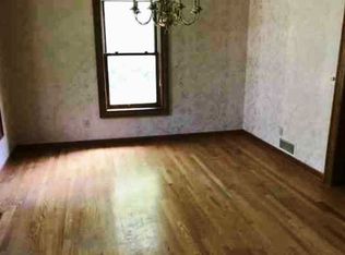 2 Donbush Rd, North Oaks, MN 55127