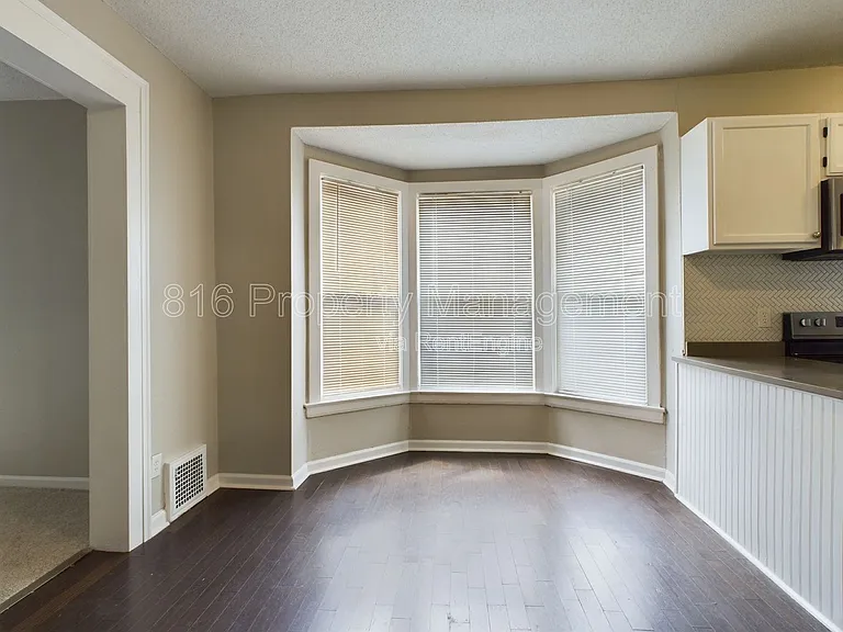 5218 Highland Ave — Photo 9