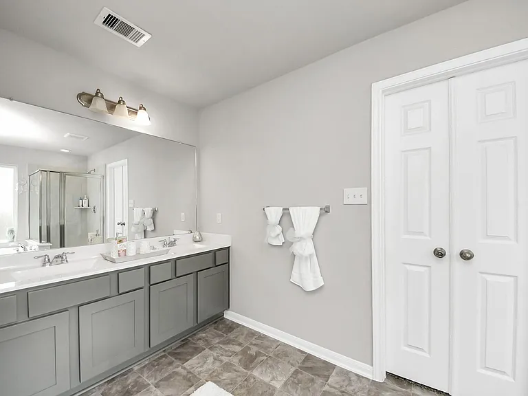 2918 Silverhorn Ln — Photo 35