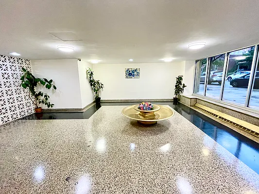 Rented by Safdie Realty Group | media 13