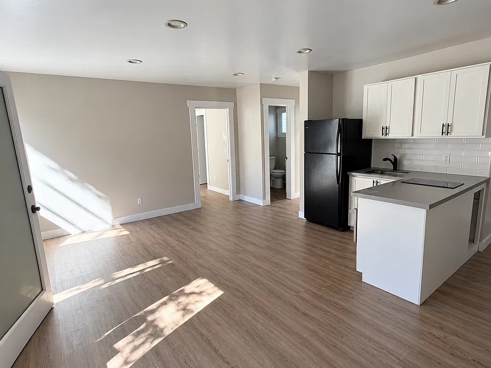 550 Foothill Blvd