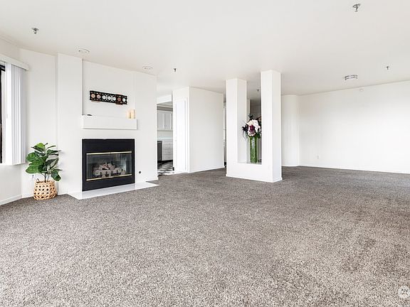 5th image of 861 SE Regatta Drive #101
