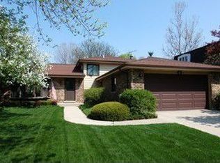 6931 Plymouth Rd, Downers Grove, IL 60516