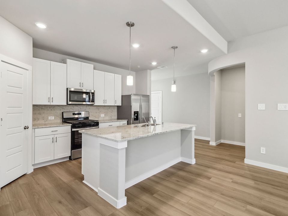 15-web-or-mls-Houston - Pine Lake Cove - 18079 Martin Pines Dr, Conroe, TX 77356 - 012.jpg