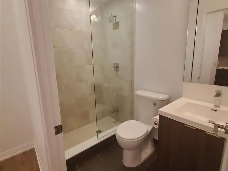 101 Erskine Ave #605 — Photo 7