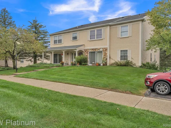 832 Bloomfield Village Blvd APT A, Auburn Hills, MI 48326