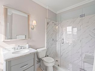 393 Oyster Bay Rd, Mill Neck, NY 11765