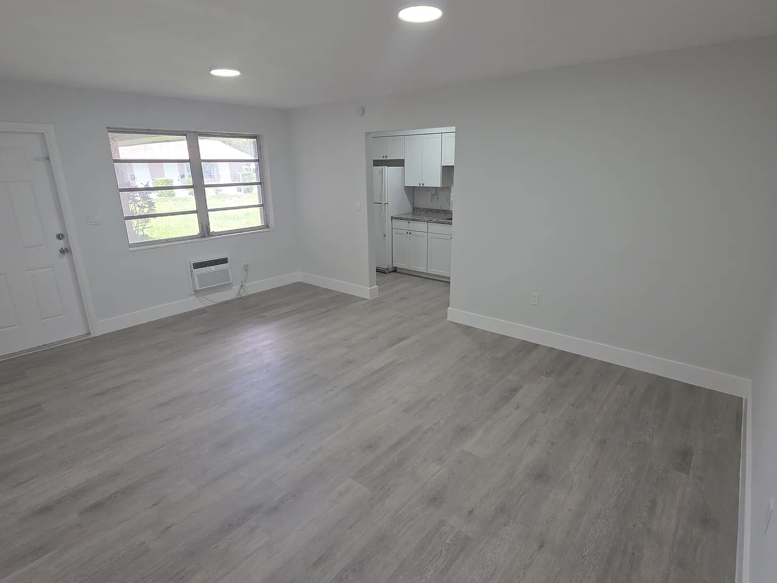 1 bed, 1.0 bath, 690 sqft, $1,580 — Photo 2