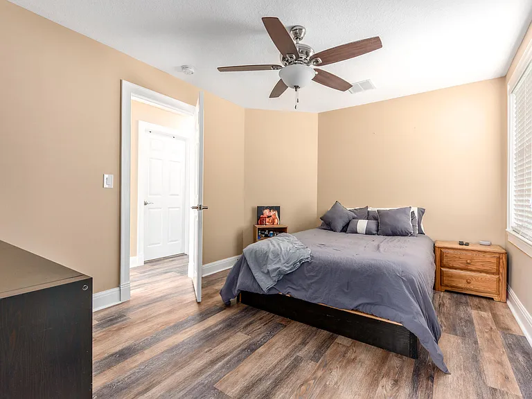 404 SW Camden Ave — Photo 5