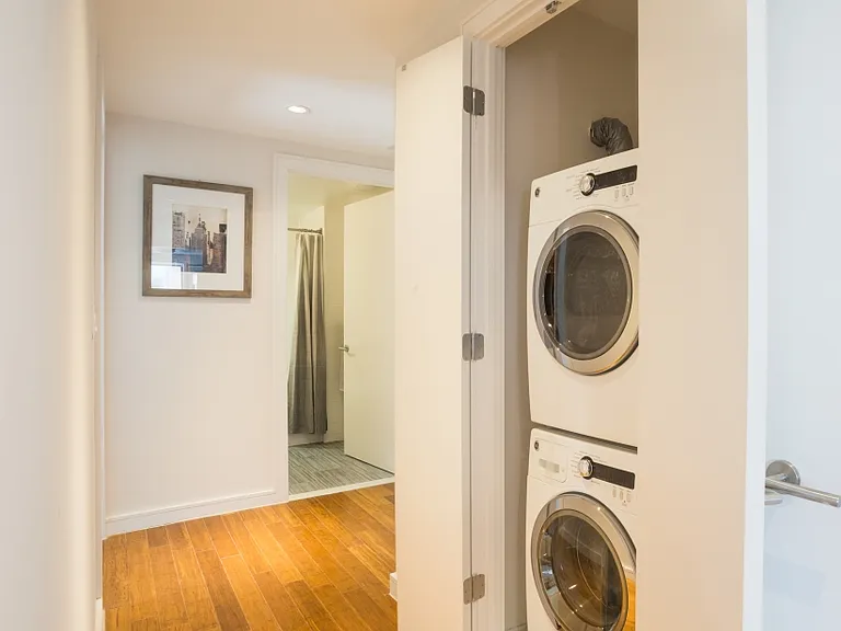 27 Albany Ave #708 — Photo 12