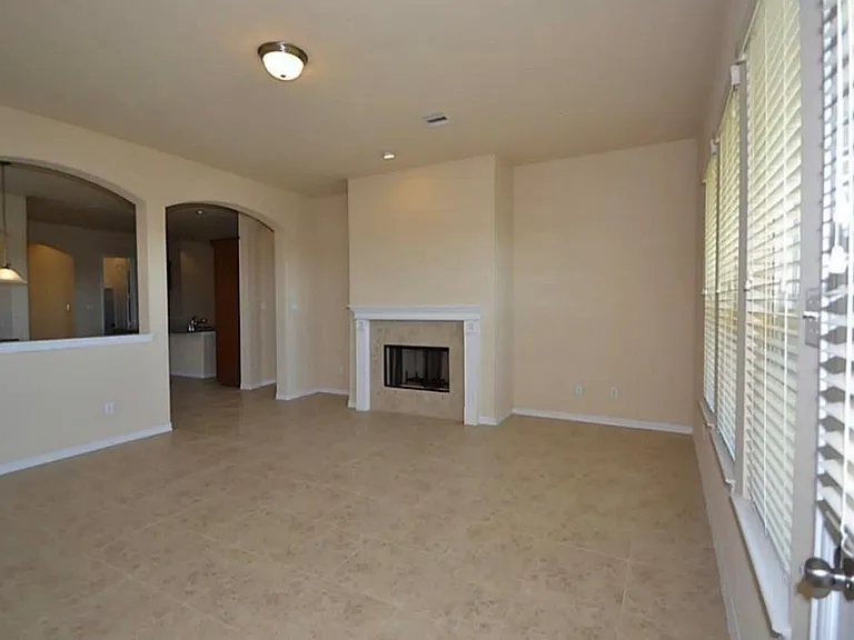 7219 Pearl Terrace Ln — Photo 4