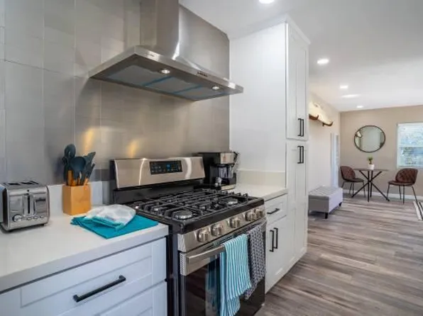 (undisclosed Address), San Diego, CA 92106