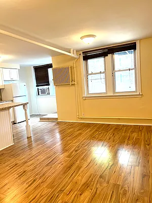 Rented by R New York | media 23