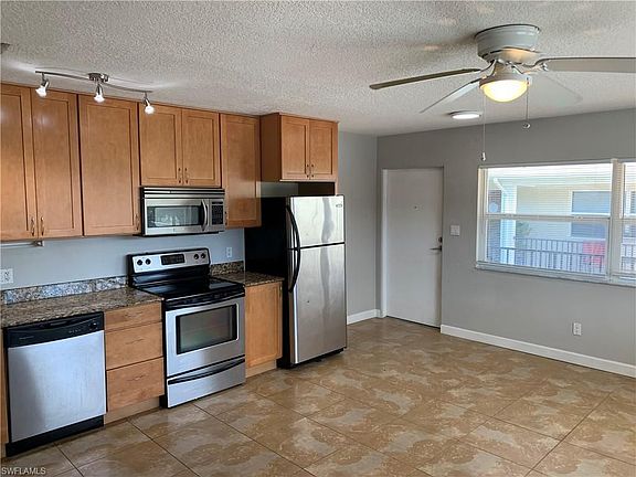 5th image of 220 6th Ave N APT 11