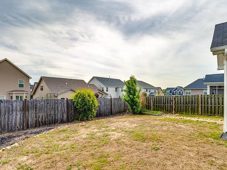 1453 Ardennes Dr — Photo 21