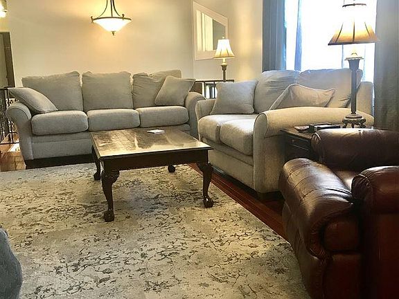 5th image of 1801 Charlotte Dr