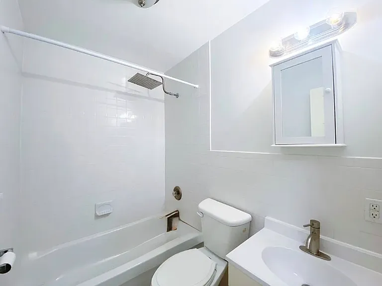235 Starr St #2R — Photo 10