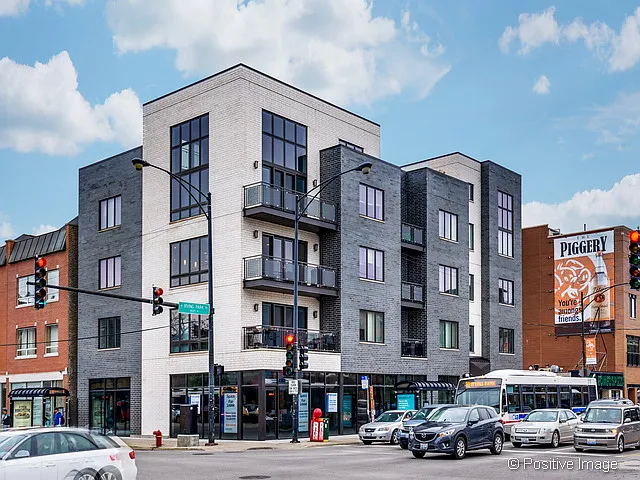 1607 W Irving Park Rd — Photo 1