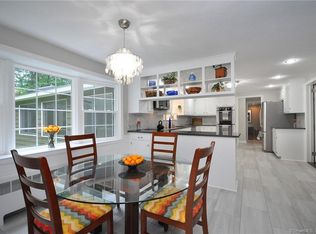 73 Blue Ridge Dr, Simsbury, CT 06070