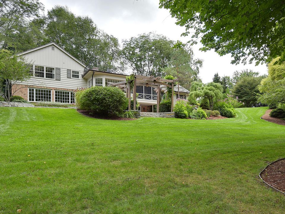 1st image of W56N857 Meadow Ct