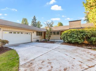 8246 SE 72nd St, Mercer Island, WA 98040