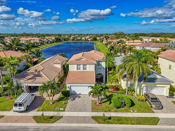 3rd image of 166 Isle Verde Way