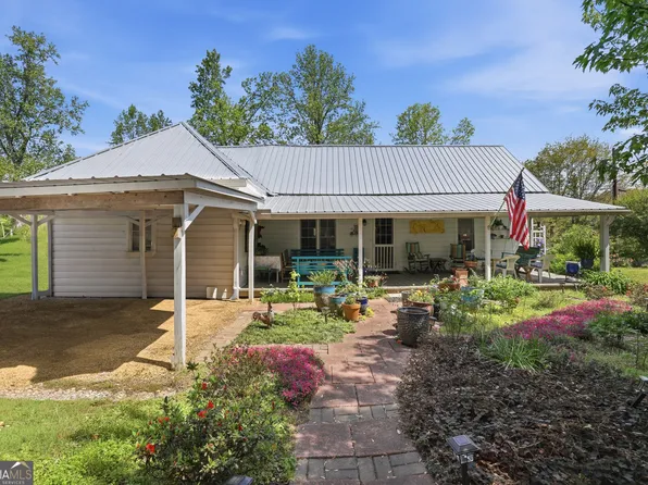 236 Garrison Rd, Cornelia, GA 30531