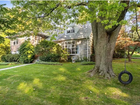 270 Loring Ave, Pelham, NY 10803