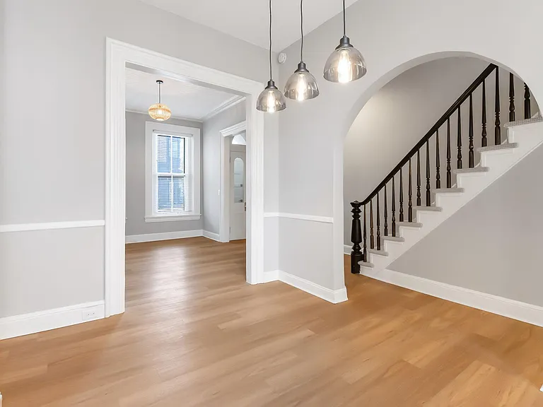 349 N Mulberry St — Photo 8